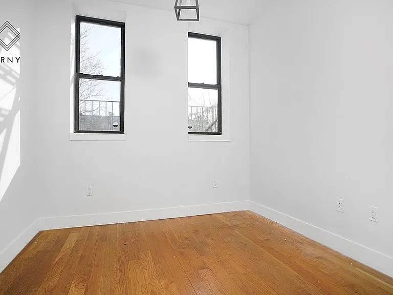 462 Pulaski St #4F — Photo 3