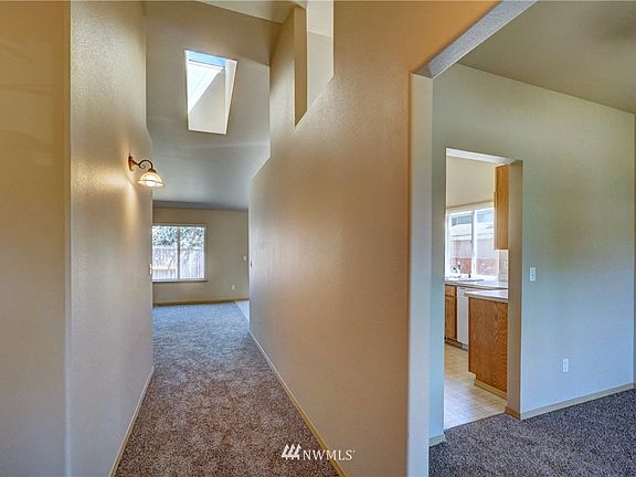 4th image of 8419 203rd Court E