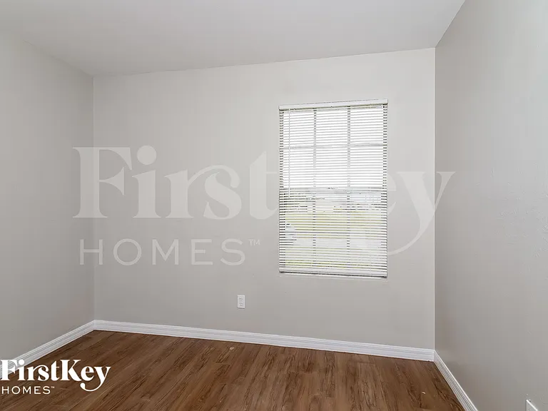 222 NW 28th Ct — Photo 11
