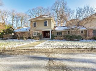 1985 Cedar Swamp Rd UNIT 5, Glen Head, NY 11545