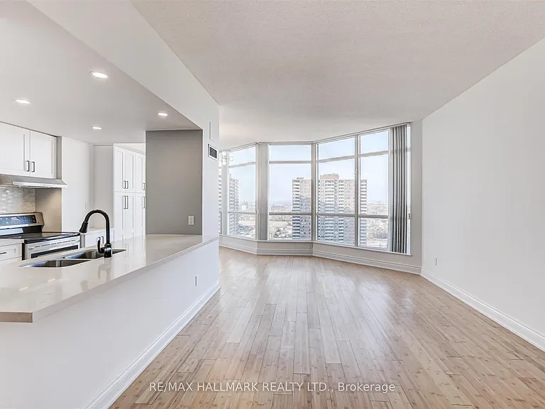 5 Rowntree Rd #Penthouse 1916 — Photo 7