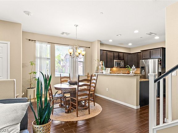5th image of 1560 Plaza Centre Dr Unit 106