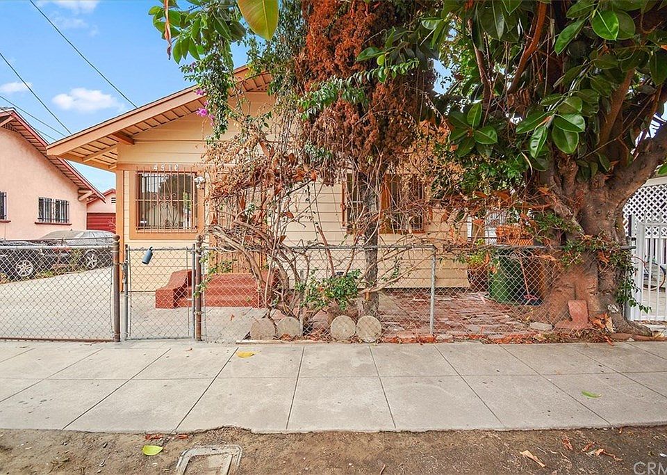 1st image of 4516 Menlo Ave