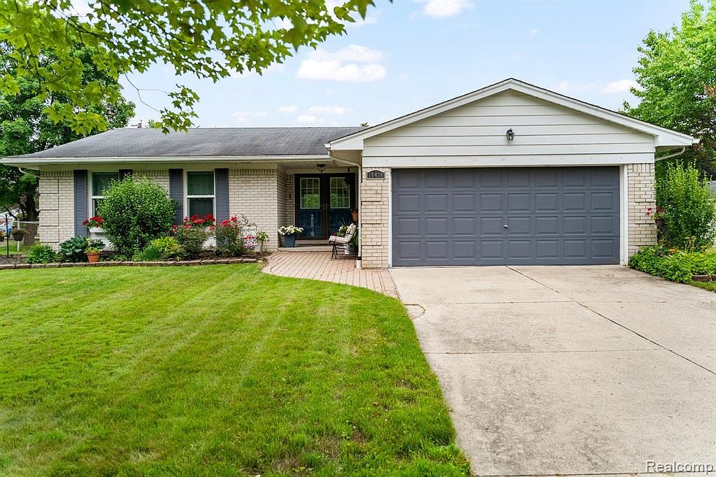 18430 Westbrook Dr, Livonia, MI 48152 Zillow