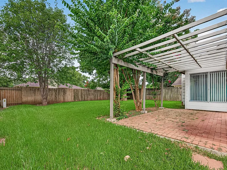 3918 Mill Rock Cir — Photo 32