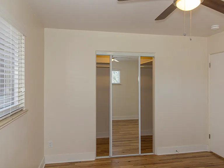 2421 S Gaylord St — Photo 25