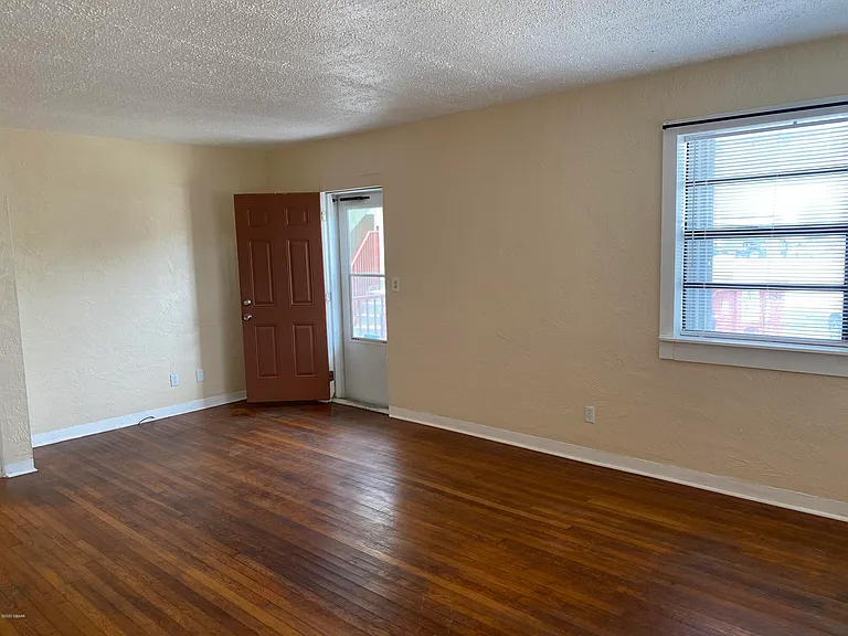 607 Jessamine Blvd #2 — Photo 6