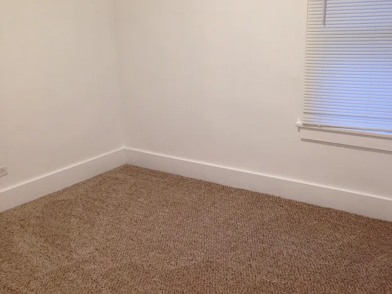 458 Hallock St — Photo 13