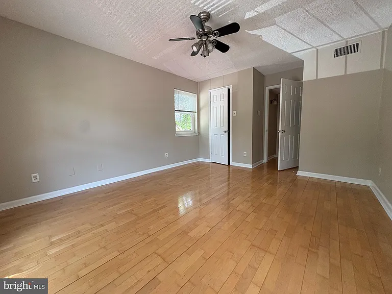 1540 Lincoln Way #201 — Photo 7