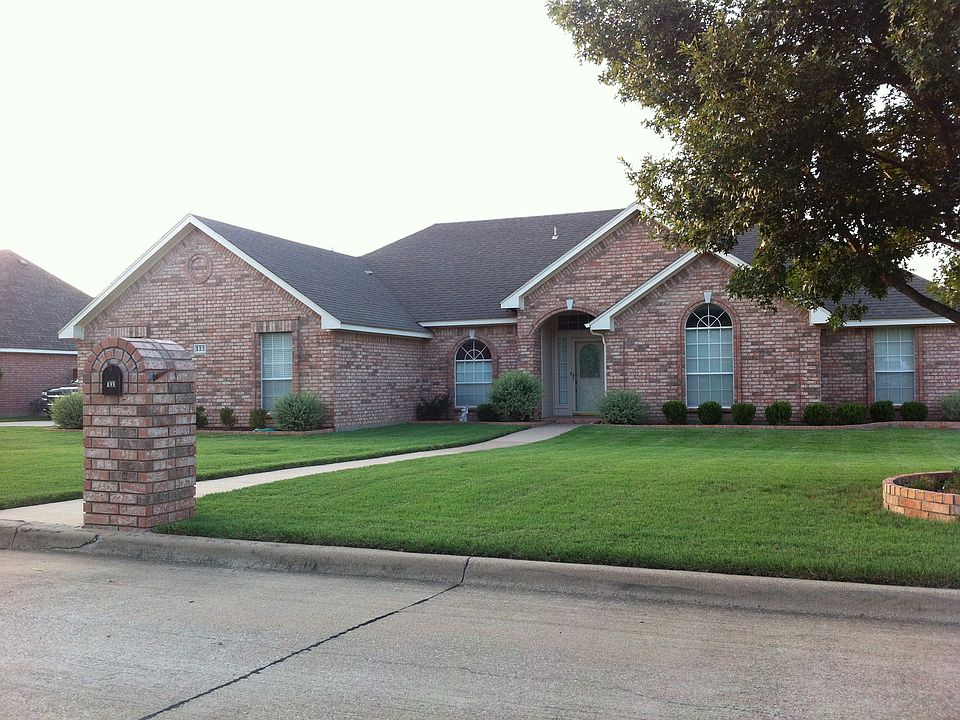 1st image of 133 Honeysuckle Dr