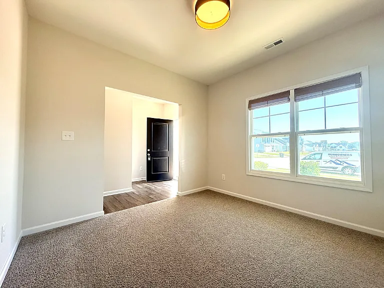 203 Williford Dr — Photo 2