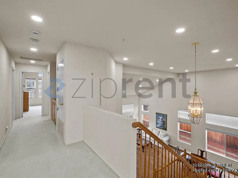1001 Sandhurst Dr — Photo 30