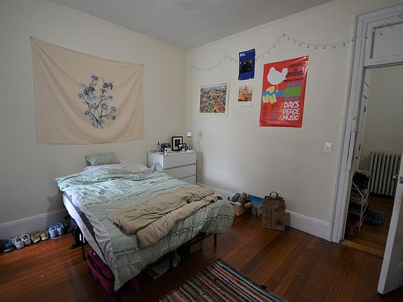 4th image of 114 Hemenway St APT 1