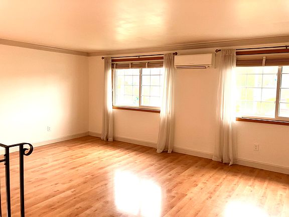 4th image of 10502 N Park Ave N