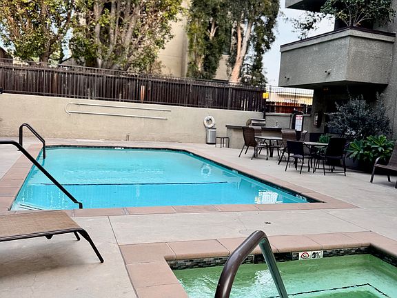 5th image of 818 S Marengo Ave APT 209