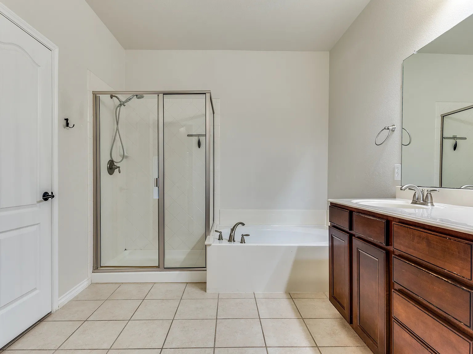 2 bed, 2.5 bath, 1670 sqft, $2,500 — Photo 4