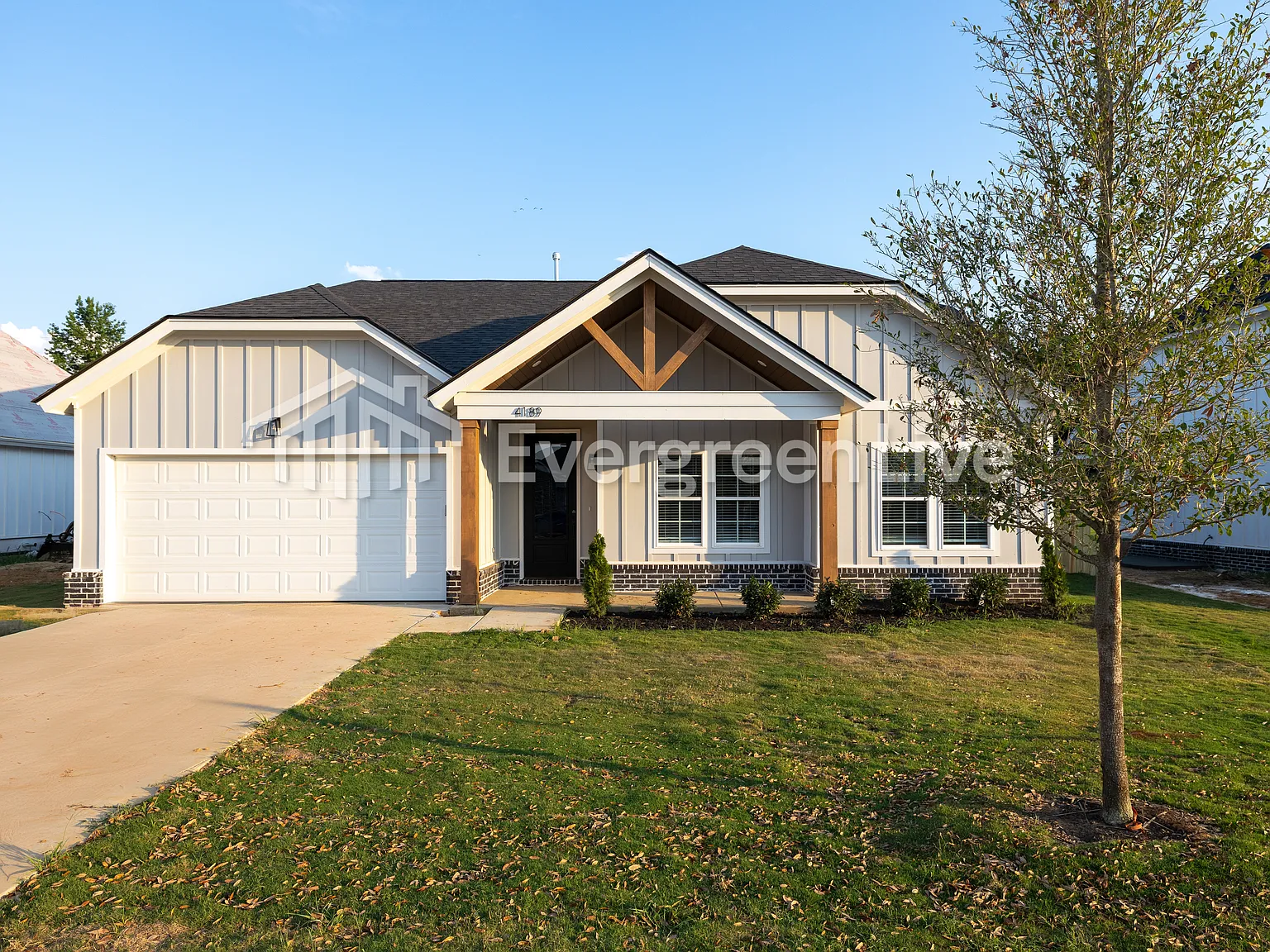 5 bed, 3.0 bath, 2400 sqft, $2,195 — Photo 4