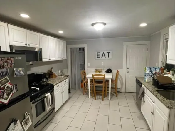 766 E 8th St Floor 3, Boston, MA 02127