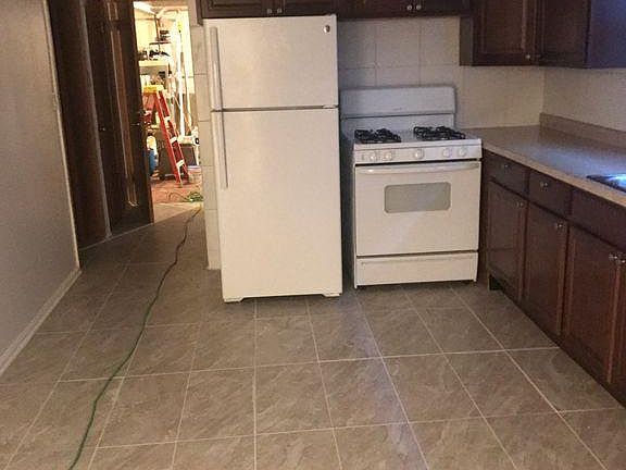 3rd image of 5877 N Elston Ave