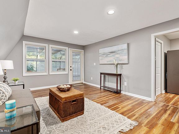 4th image of 17185 Hays Dr