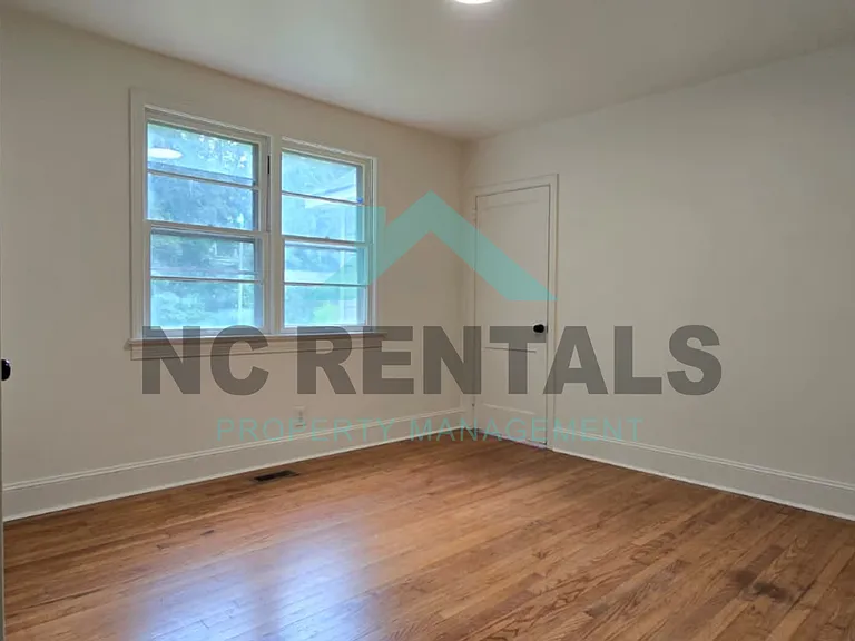 141 Marthas Ln — Photo 12