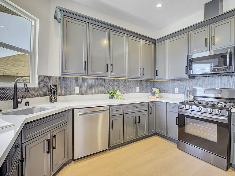 3107 Filbert St — Photo 7