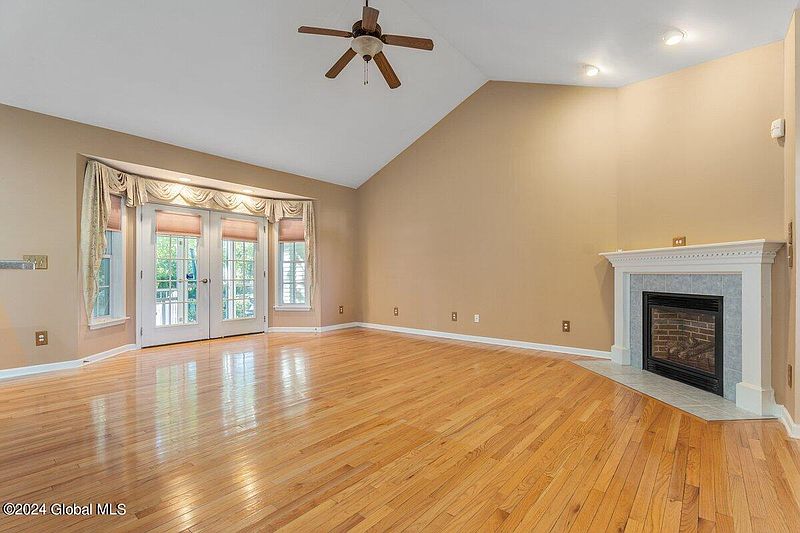 3rd image of 24 Everson Way
