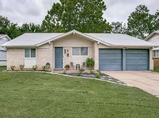 1052 Easy St, Grapevine, TX 76051