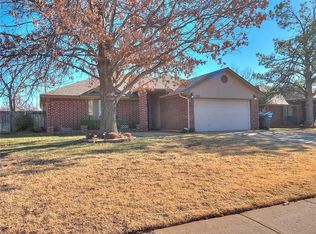 908 Earl A Rodkey Dr, Edmond, OK 73003