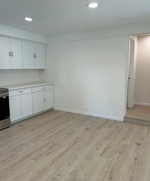 5051 Enfield Ave — Photo 7