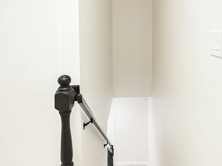 887 Saybrook Ln — Photo 9