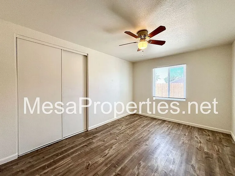 820 Caliente Dr — Photo 15
