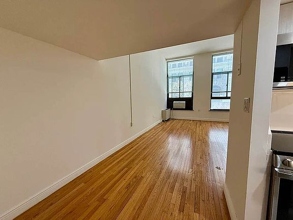 3rd image of 295 Park Ave S APT 2D