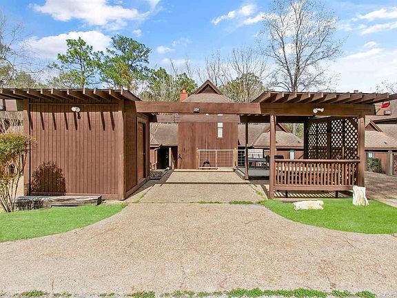 4th image of 328-329 330 Fairway Villa
