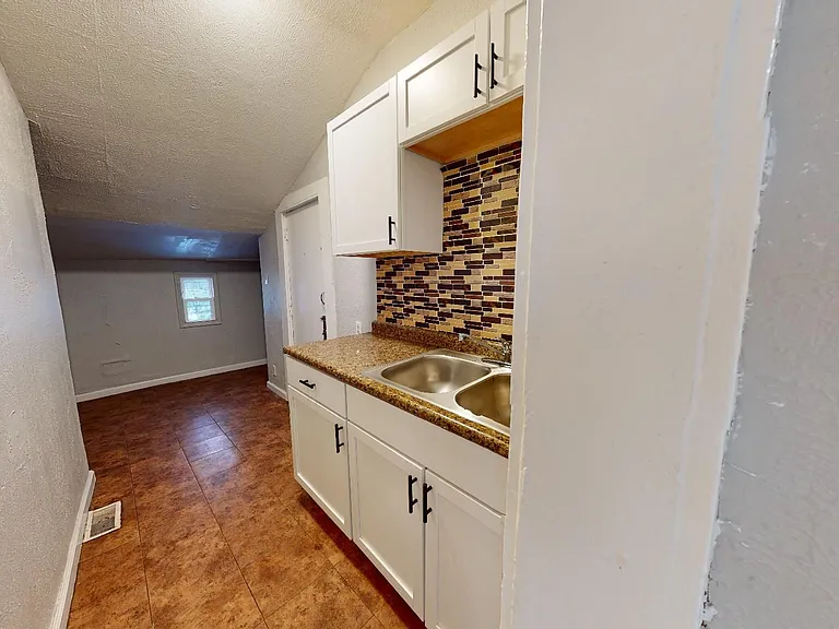 3344 Seymour Ave — Photo 13