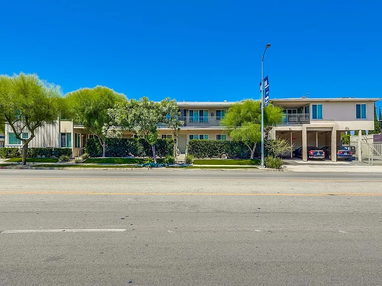 Secure, Walkable Building Near Crenshaw & Slauson Plaza — Photo 3