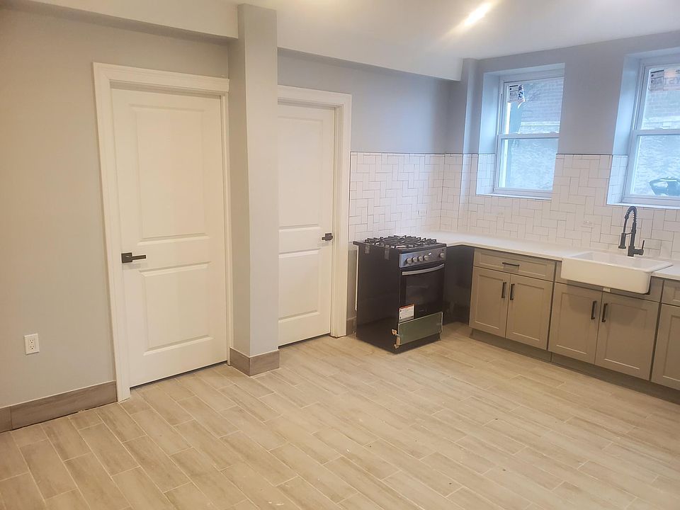 Kitchen/Dining room/Entrance to bedrooms