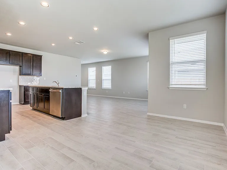 146 White Dunes Dr — Photo 15