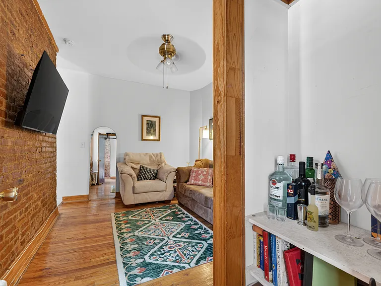 402 E 69th St #24 — Photo 3