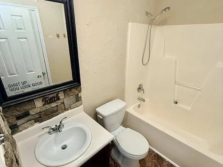 1928 Sir Michael Dr — Photo 10