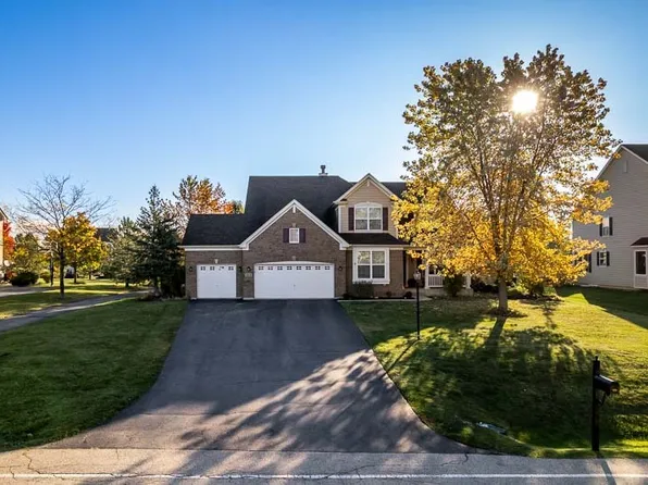 415 Kay St, Crystal Lake, IL 60014