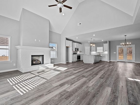 5th image of 121 Ridge Blvd