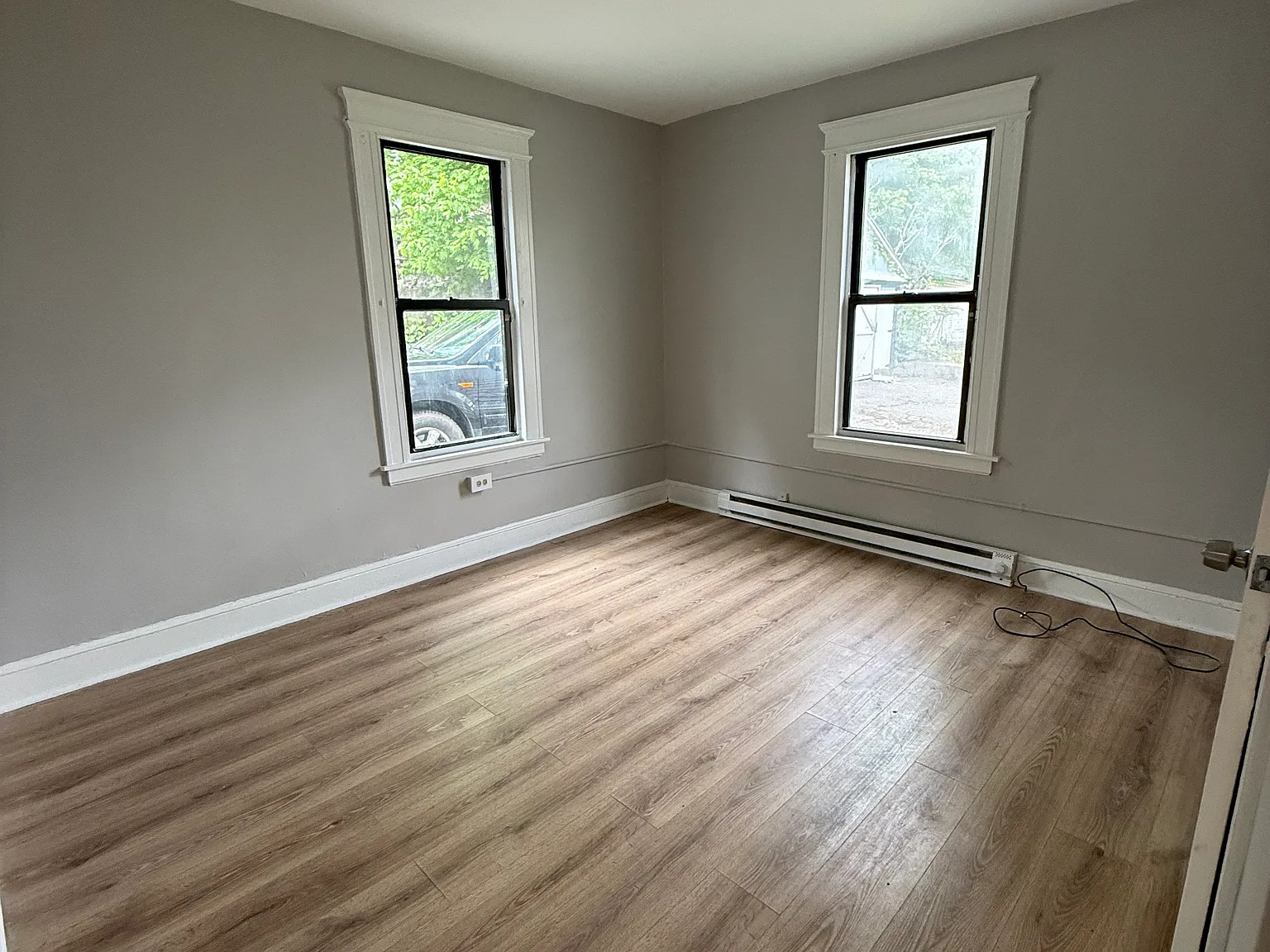 4 bed, $2,100 — Photo 4