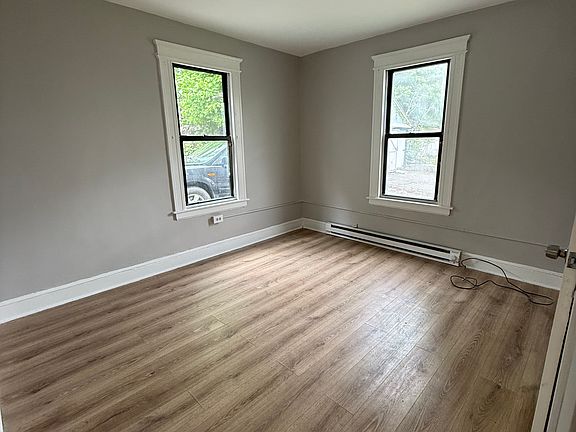 4th image of 141 Draher Ave #3