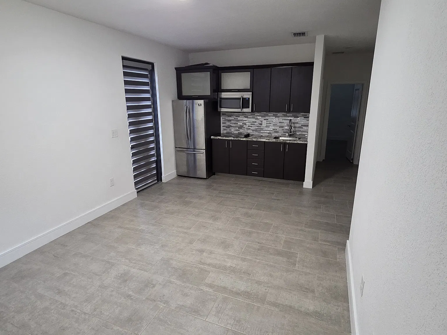 2535 SE 2nd St — Photo 3