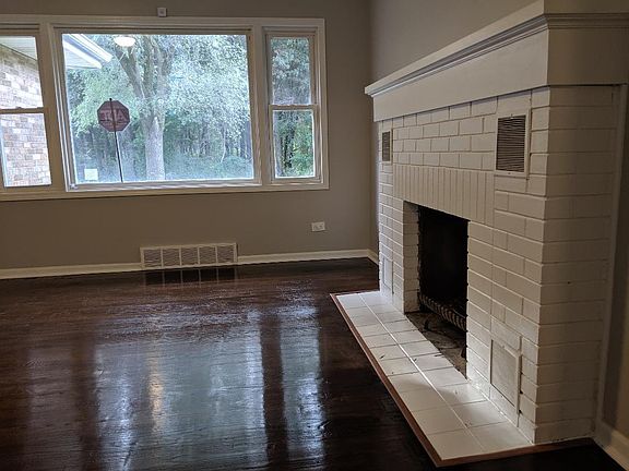 4th image of 1059 Wentworth Ave