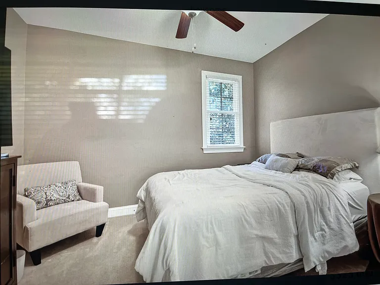 200 Big Leaf Cir — Photo 5