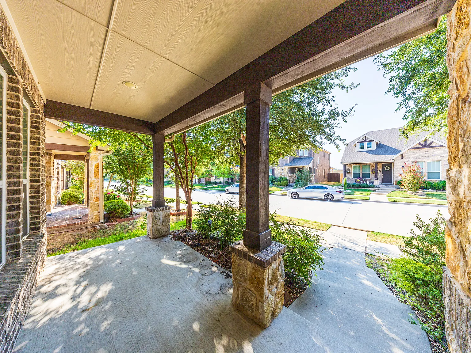 4 bed, 2512 sqft, $2,800 — Photo 3