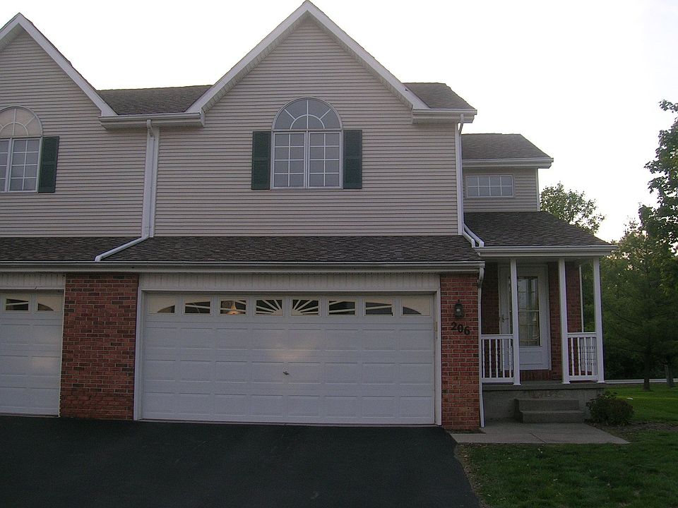 1st image of 206 Forest Edge Dr