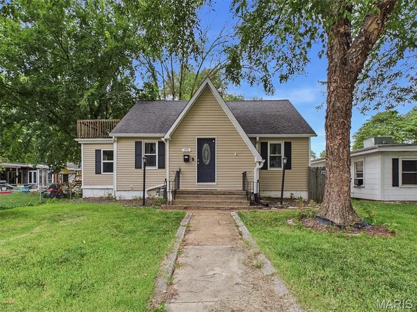 1911 N Charles St, Belleville, IL 62221